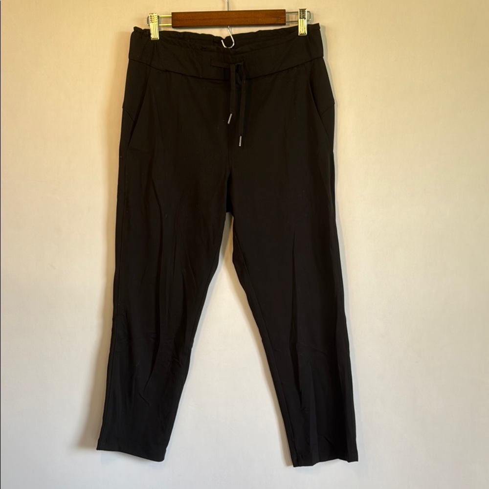 Amanda & Chelsea Black‎ Drawstring Tapered Crop Ponte Pants 8 Petite Pockets EUC